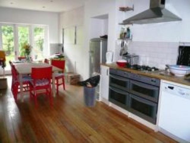 			5 Bedroom, 1 bath, 1 reception Flat			 Wrentham Ave, KENSAL GREEN